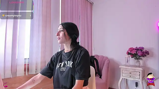 Snapshot of lya__brown chatting on 12-22-25, 01:33 lya brown online show from 12-22-25, 01:33