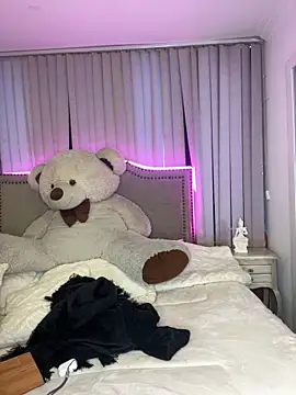 Snapshot of lya__brown chatting on 03-19-26, 11:10 lya brown online show from 03-19-26, 11:10