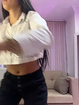 Snapshot of lya__brown chatting on 03-15-26, 02:13 lya brown online show from 03-15-26, 02:13