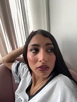 Snapshot of lya__brown chatting on 04-13-26, 02:32 lya brown online show from 04-13-26, 02:32