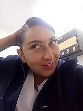 Snapshot of Valeria_montana_ chatting on 04-13-26, 11:36 Valeria montana online show from 04-13-26, 11:36