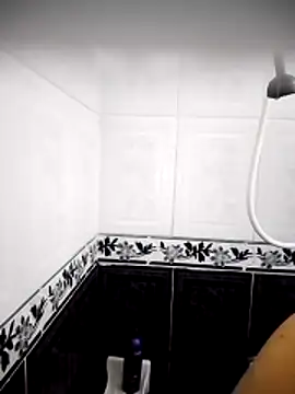 Snapshot of Valeria_montana_ chatting on 04-12-26, 04:43 Valeria montana online show from 04-12-26, 04:43