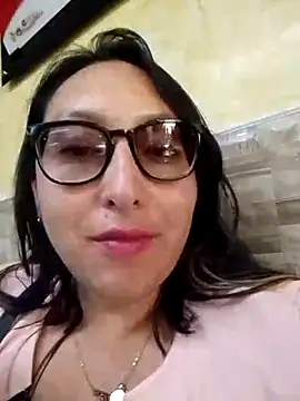 Snapshot of Valeria_montana_ chatting on 05-01-26, 08:25 Valeria montana online show from 05-01-26, 08:25
