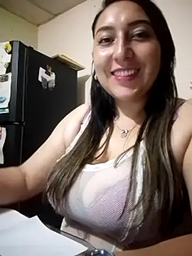 Snapshot of Valeria_montana_ chatting on 03-10-26, 01:09 Valeria montana online show from 03-10-26, 01:09