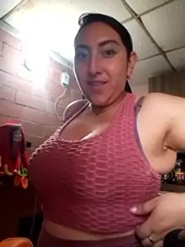 Snapshot of Valeria_montana_ chatting on 03-24-26, 10:32 Valeria montana online show from 03-24-26, 10:32