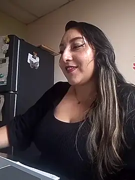 Snapshot of Valeria_montana_ chatting on 03-07-26, 10:04 Valeria montana online show from 03-07-26, 10:04