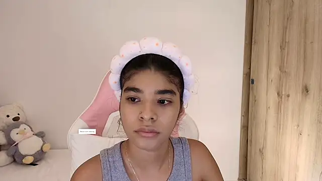 Snapshot of phia_carter chatting on 04-22-26, 02:51 phia carter online show from 04-22-26, 02:51