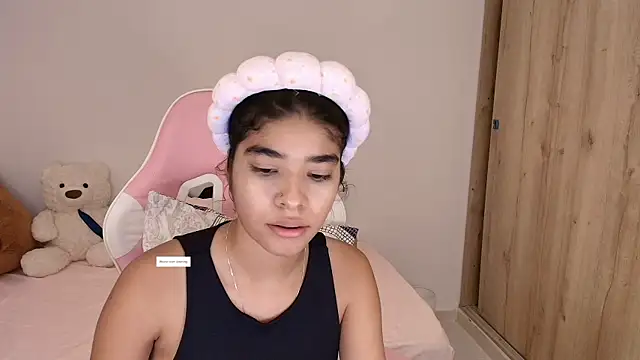 Snapshot of phia_carter chatting on 04-18-26, 01:41 phia carter online show from 04-18-26, 01:41