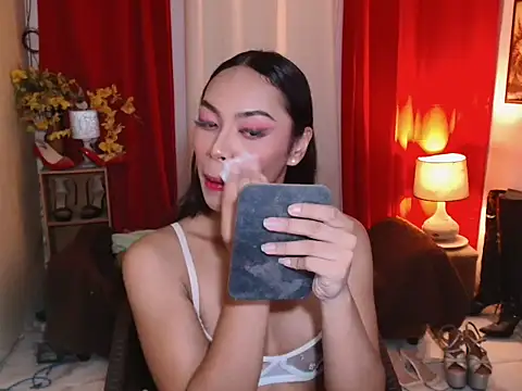 Snapshot of kylieEmparado chatting on 06-14-26, 02:24 kylieEmparado online show from 06-14-26, 02:24