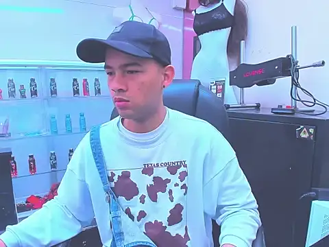 SweeXioji online show from 01-08-26, 01:28