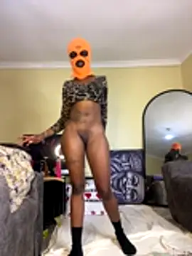 Snapshot of Privy001 chatting on 12-18-25, 10:13 Privy001 online show from 12-18-25, 10:13