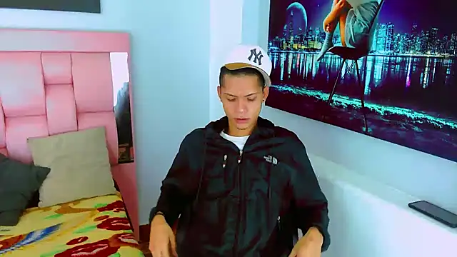 Snapshot of Axel_Marcu chatting on 01-14-26, 04:38 Axel Marcu online show from 01-14-26, 04:38