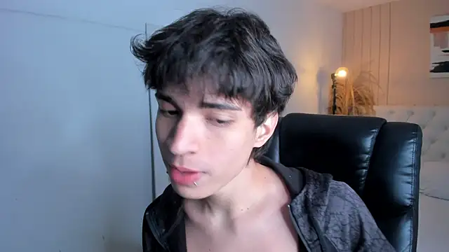 CONNOR STONNE  online show from 04-16-26, 11:51