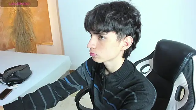 CONNOR STONNE  online show from 02-19-26, 07:44