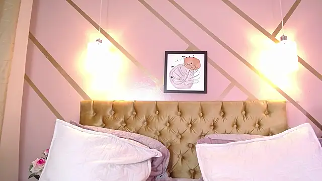 Snapshot of zoe_Summerss chatting on 01-05-26, 05:27 zoe Summerss online show from 01-05-26, 05:27