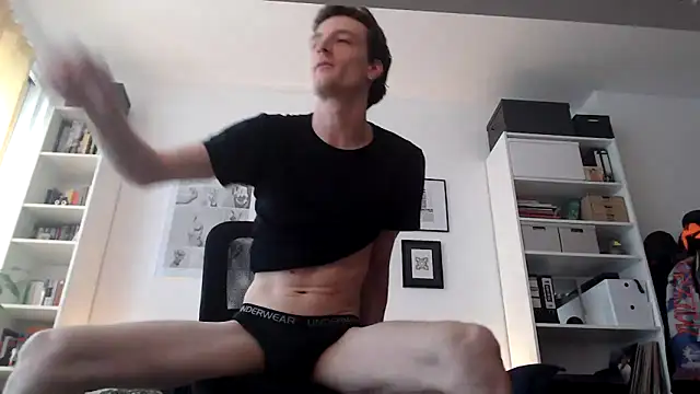 Snapshot of MindlyXXX chatting on 10-16-25, 12:02 MindlyXXX online show from 10-16-25, 12:02