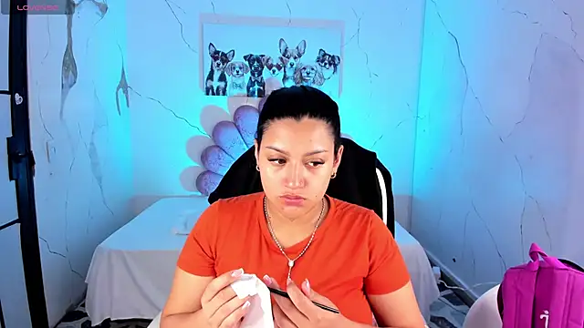 melodysnow  online show from 12-20-25, 01:14