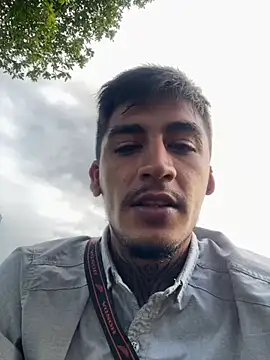 Snapshot of maxI_dick33 chatting on 02-19-26, 10:29 maxI dick33 online show from 02-19-26, 10:29