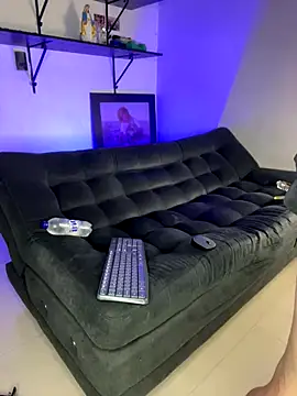 Snapshot of KIRAMA_4U chatting on 12-17-25, 07:30 KIRAMA 4U online show from 12-17-25, 07:30