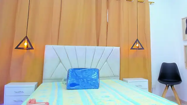 Snapshot of Kamila_Steward chatting on 01-15-26, 04:10 Kamila Steward online show from 01-15-26, 04:10