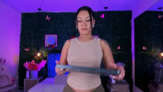 GabyyCute  online show from 01-08-26, 07:25