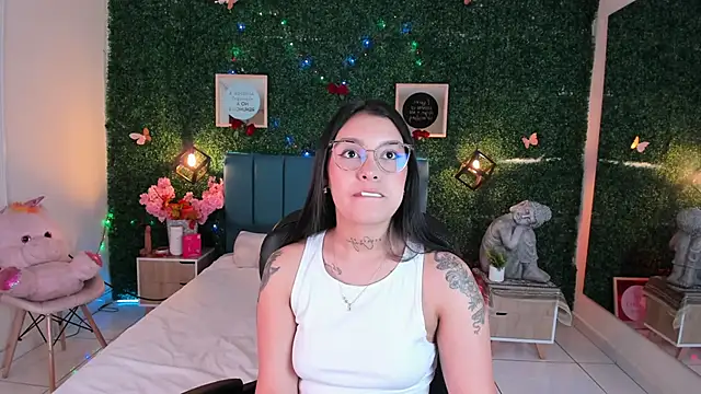 GabyyCute  online show from 12-17-25, 03:22