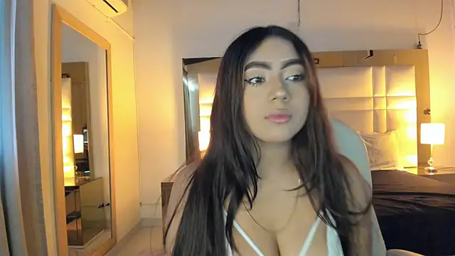 Snapshot of Zoei_Moon chatting on 02-18-26, 06:26 Zoei Moon online show from 02-18-26, 06:26