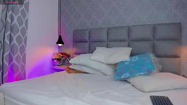 emilyy r online show from 02-25-26, 06:52