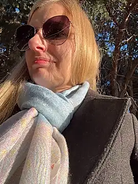 Betsy online show from 01-14-26, 01:26