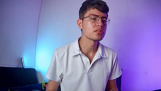 Snapshot of nicolatinboy chatting on 02-23-26, 09:15 nicolatinboy online show from 02-23-26, 09:15