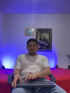 williamsmiiths16 online show from 03-10-26, 12:03