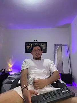 williamsmiiths16 online show from 05-08-26, 12:53