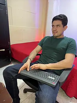 williamsmiiths16 online show from 02-06-26, 01:01