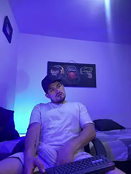 williamsmiiths16 online show from 07-04-26, 11:49