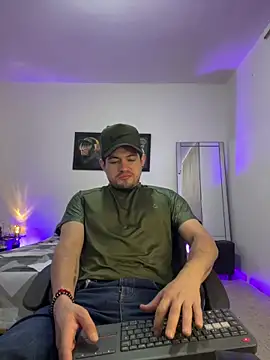 williamsmiiths16 online show from 05-07-26, 11:57