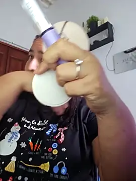 VioletBruces online show from 04-21-26, 09:54