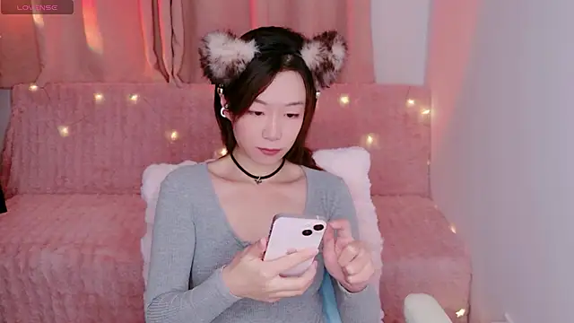 xiaomaoyouyou online show from 12-18-25, 03:27