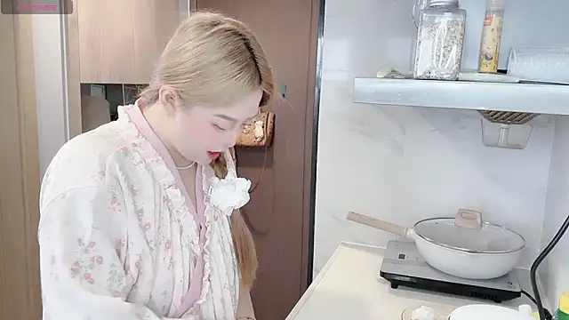 Star-XinX online show from 03-03-26, 07:59