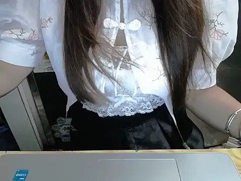 Snapshot of maian_love chatting on 05-26-26, 07:45 maian love online show from 05-26-26, 07:45