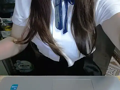 Snapshot of maian_love chatting on 06-03-26, 07:18 maian love online show from 06-03-26, 07:18