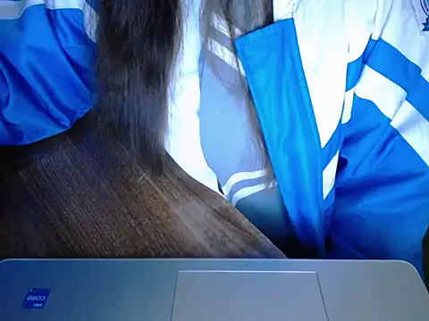 Snapshot of maian_love chatting on 04-22-26, 07:20 maian love online show from 04-22-26, 07:20