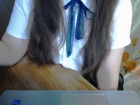Snapshot of maian_love chatting on 05-12-26, 07:31 maian love online show from 05-12-26, 07:31