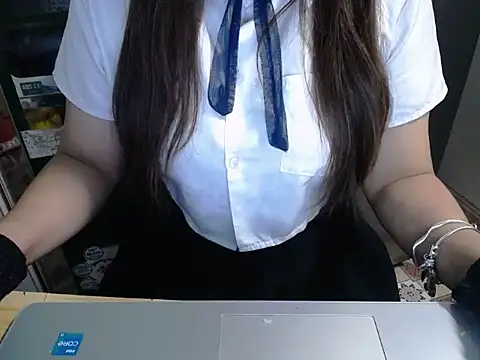 Snapshot of maian_love chatting on 05-06-26, 07:40 maian love online show from 05-06-26, 07:40