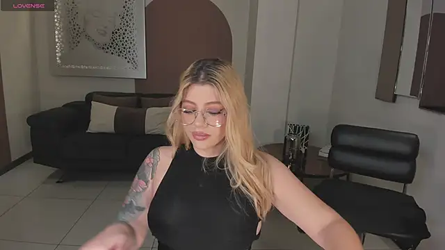 MadisonKane online show from 11-28-25, 12:27