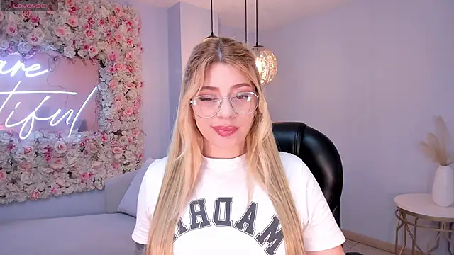 MadisonKane online show from 03-12-26, 11:14