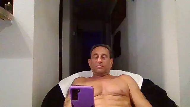 Snapshot of johnnymarino1010 chatting on 04-28-26, 04:06 johnnymarino1010 online show from 04-28-26, 04:06