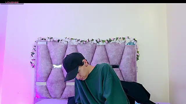 iris and damian online show from 03-10-26, 05:17