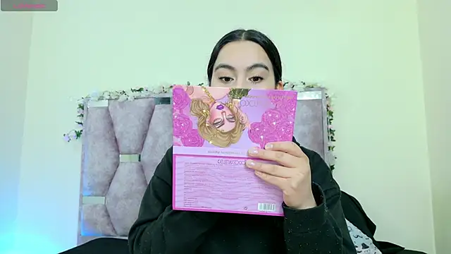 Snapshot of iris_and_damian chatting on 01-16-26, 04:22 iris and damian online show from 01-16-26, 04:22