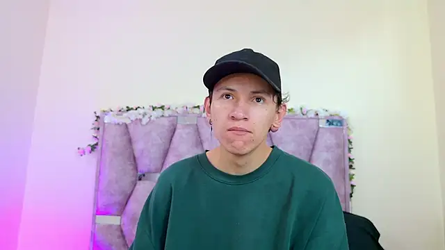 Snapshot of iris_and_damian chatting on 03-01-26, 05:24 iris and damian online show from 03-01-26, 05:24