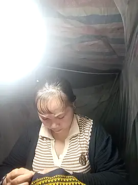 ava-dellght online show from 12-18-25, 01:00